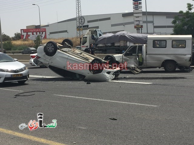 فيديو- كفرقاسم : حادث طرق في مدخل البلدة الغربي وثلاثة اصابة بين المتوسطة  والطفيفة وازدحام مروري صعب